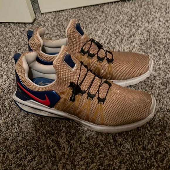 Nike Other - Men’s Nike American gold athletic Limited addition shoes